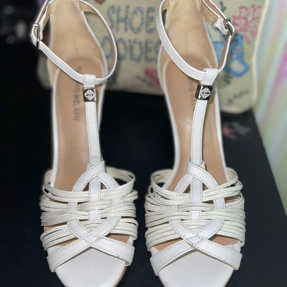 Antonio Melani white leather strappy heels - Picture 4 of 8